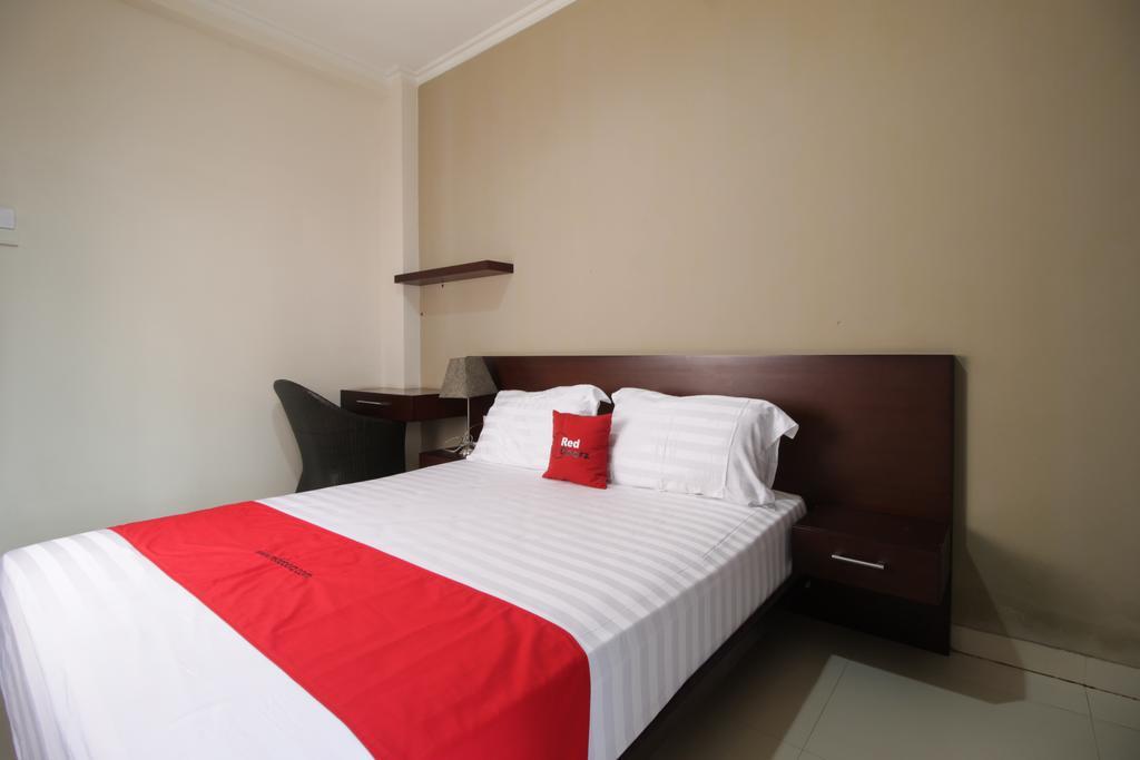Reddoorz Plus Near Ambassador Mall Jakarta Exterior foto