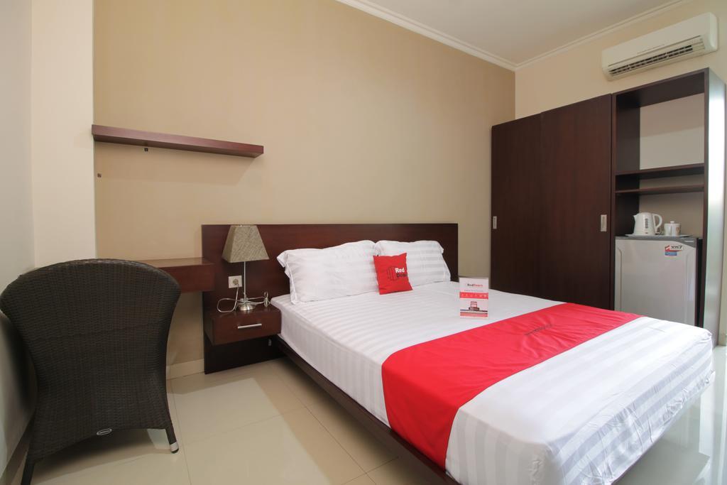Reddoorz Plus Near Ambassador Mall Jakarta Exterior foto
