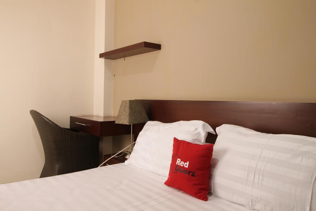 Reddoorz Plus Near Ambassador Mall Jakarta Exterior foto