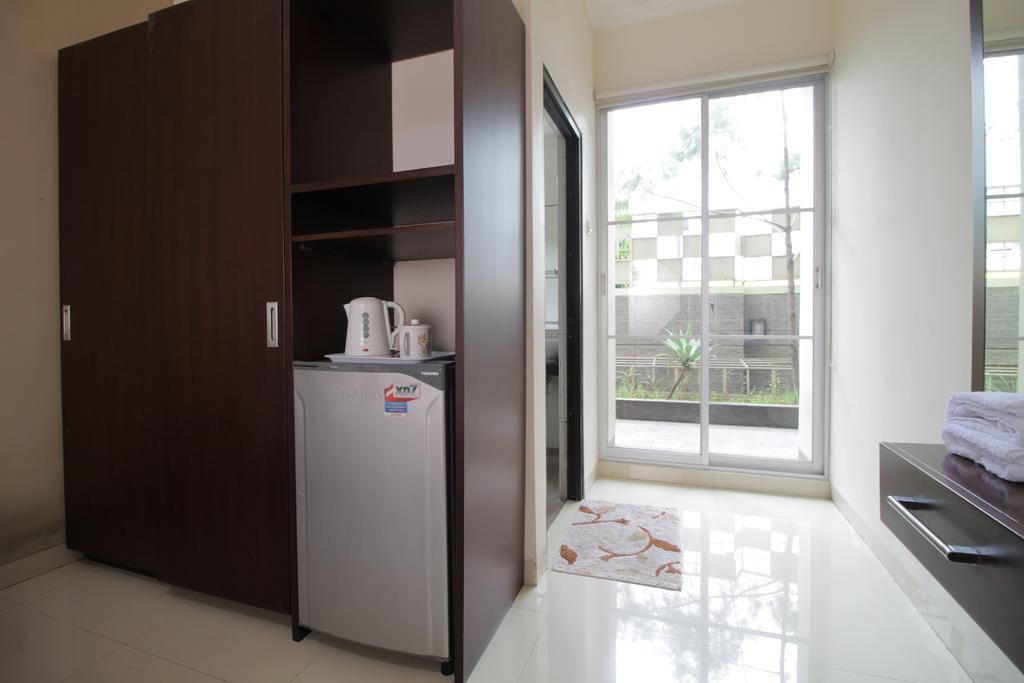 Reddoorz Plus Near Ambassador Mall Jakarta Exterior foto